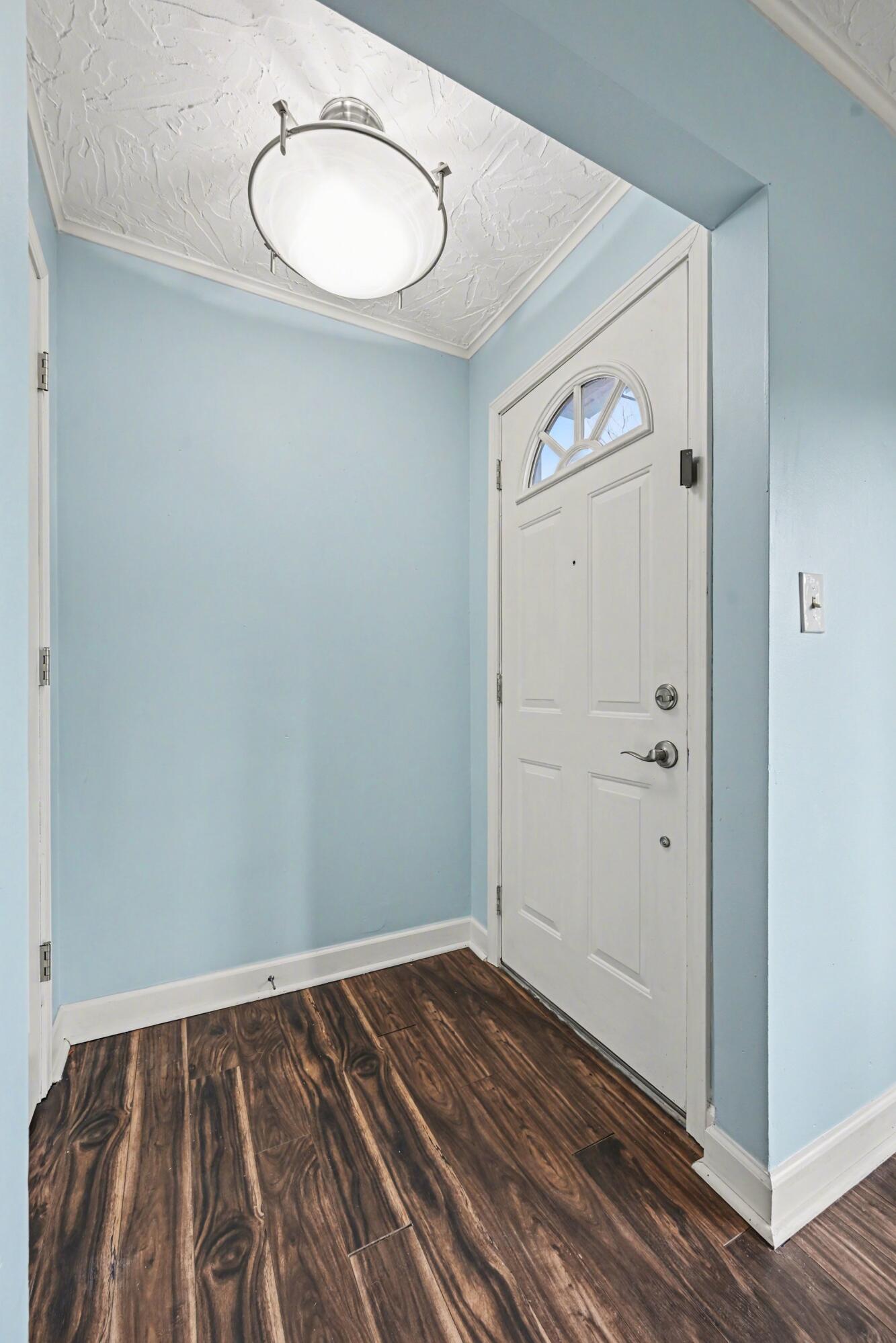 6480 Waldon Road Clarkston, MI 48346 - Photo 3 of 35 005_file_3790