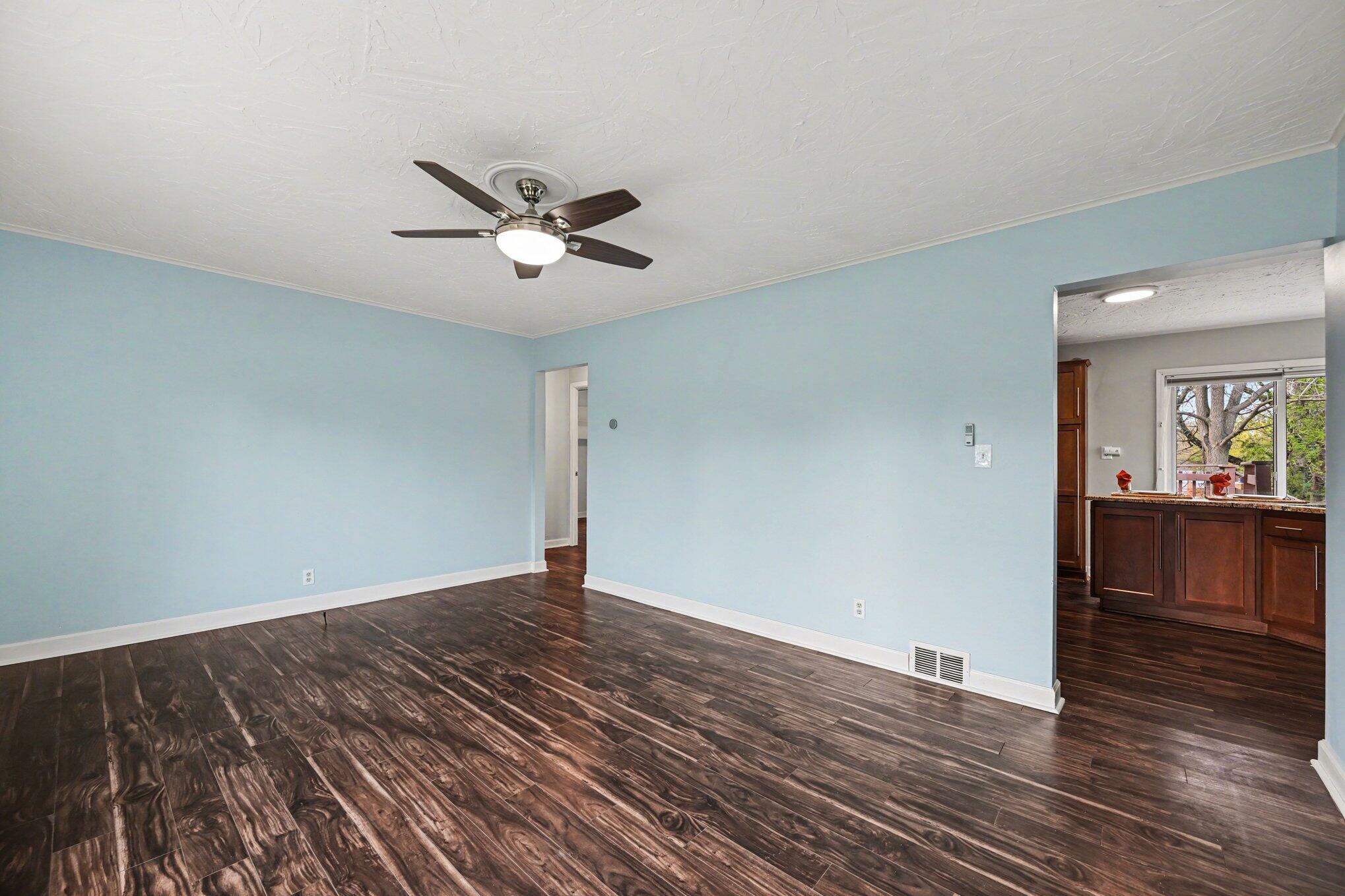 6480 Waldon Road Clarkston, MI 48346 - Photo 4 of 35 006_file_5082