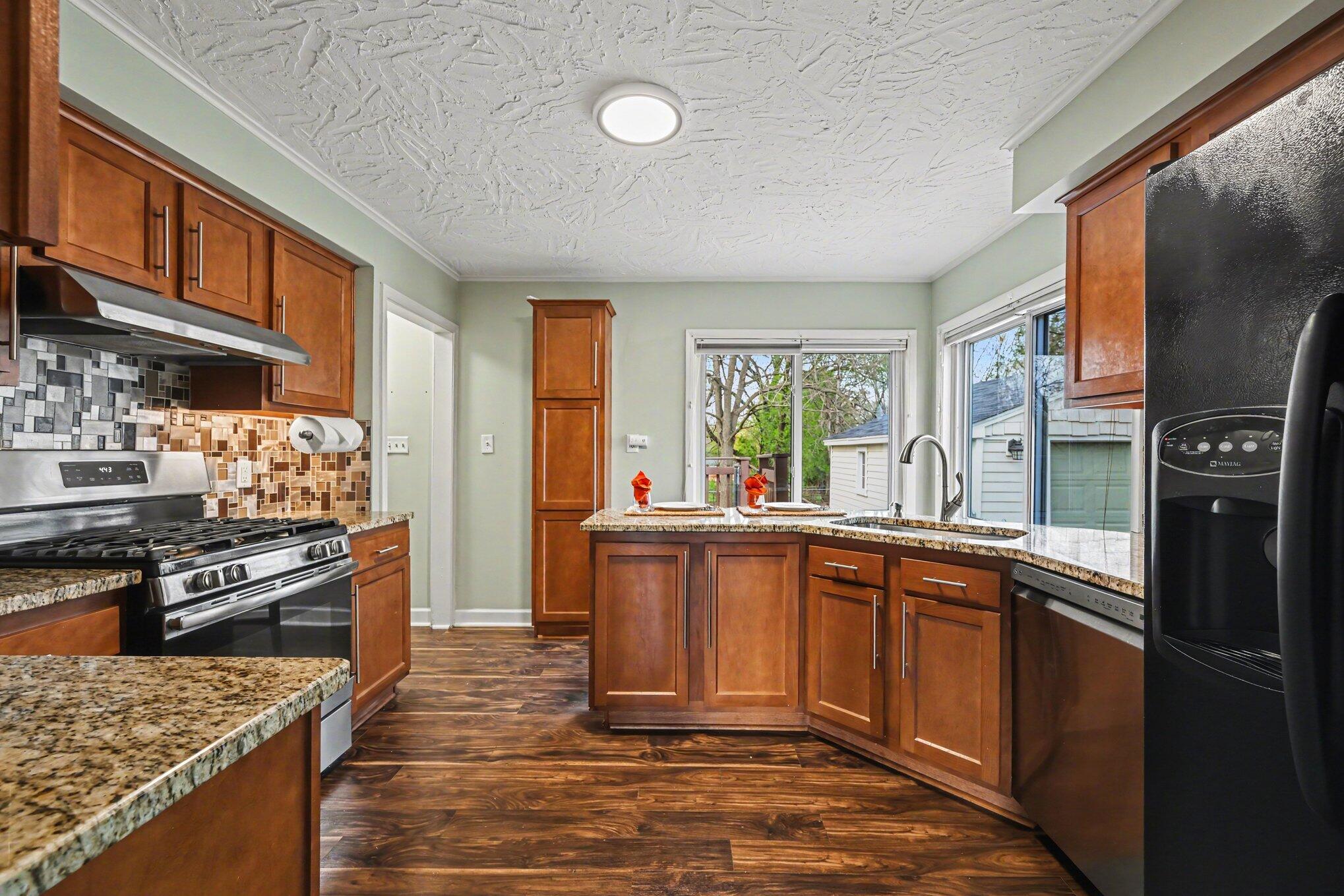 6480 Waldon Road Clarkston, MI 48346 - Photo 8 of 35 009_file_7468