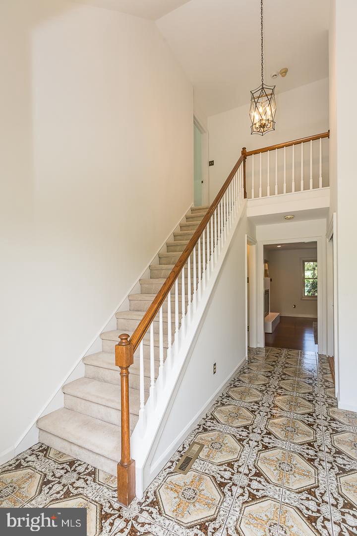 606 Foxfields Road Bryn Mawr, PA 19010 - Photo 5 of 77