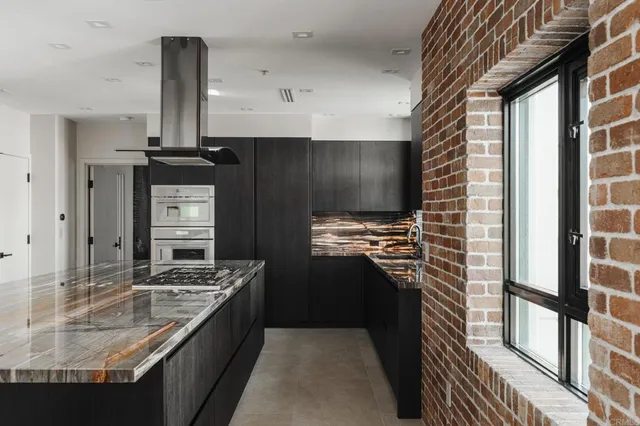 $2,225,000 | 555 Front Street, Unit 204, San Diego, CA 92101