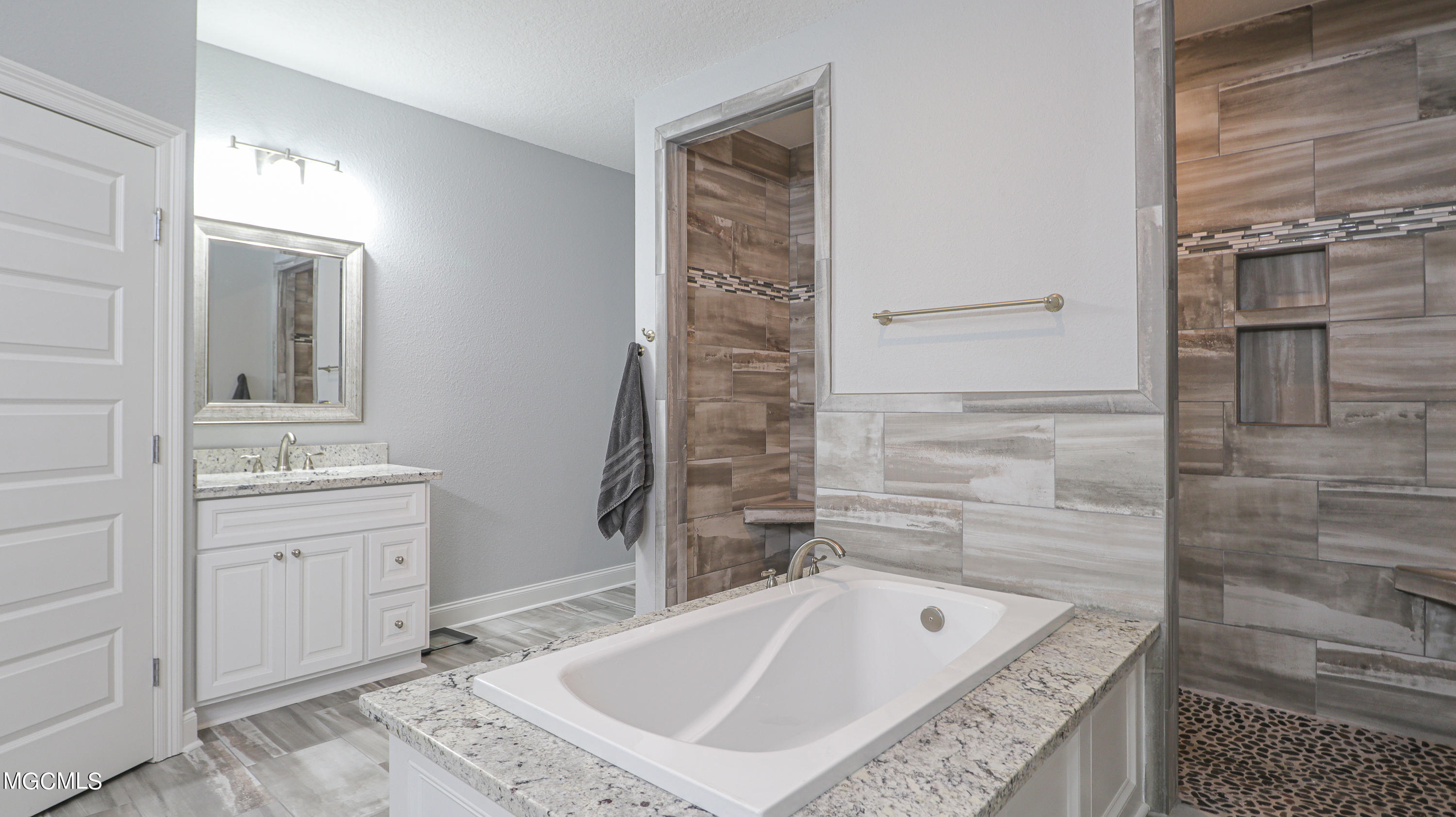 7911 Park Road Biloxi, MS 39532 - Photo 15 of 30 7911 Park-119