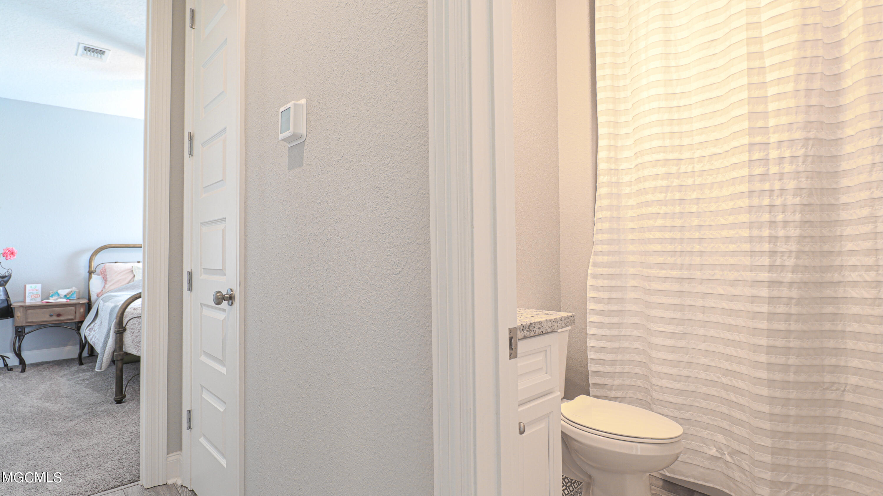 7911 Park Road Biloxi, MS 39532 - Photo 20 of 30 bathroom 2