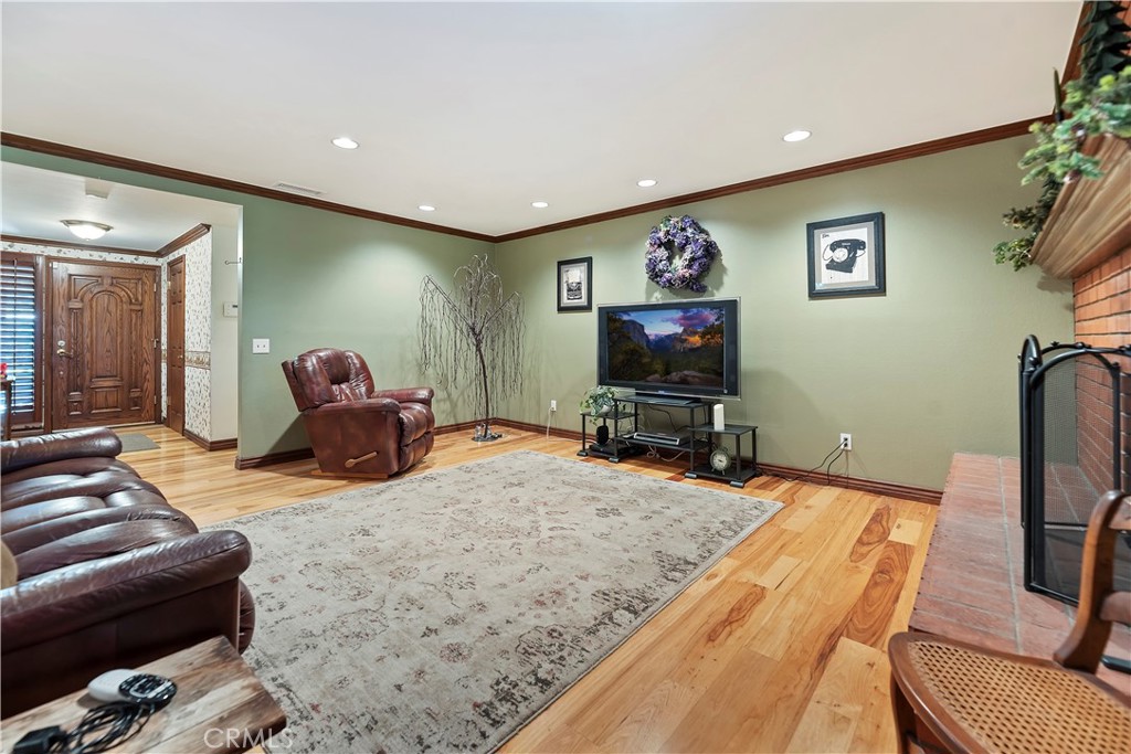 6565 Lorraine Drive Riverside, CA 92506 - Photo 8 of 61