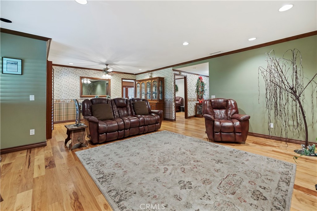 6565 Lorraine Drive Riverside, CA 92506 - Photo 10 of 61