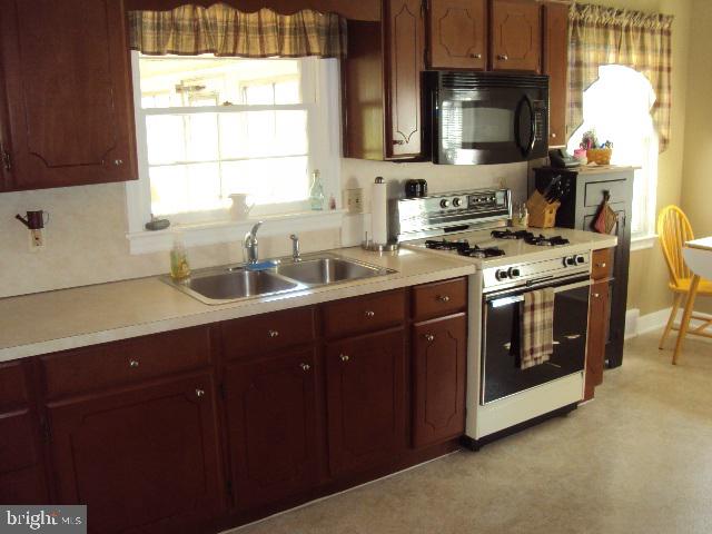 1150 Glendale Road York, PA 17403 - Photo 7 of 36 Gallery Image 7