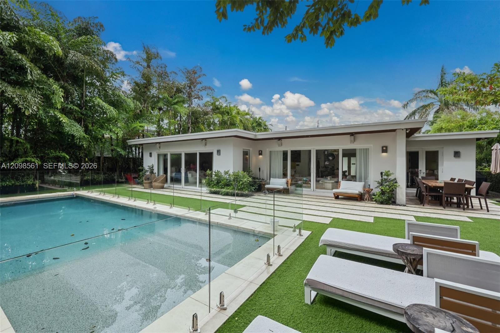 5815 North Bay Road Miami Beach, FL 33140 - Photo 3 of 28 Gallery Image 3