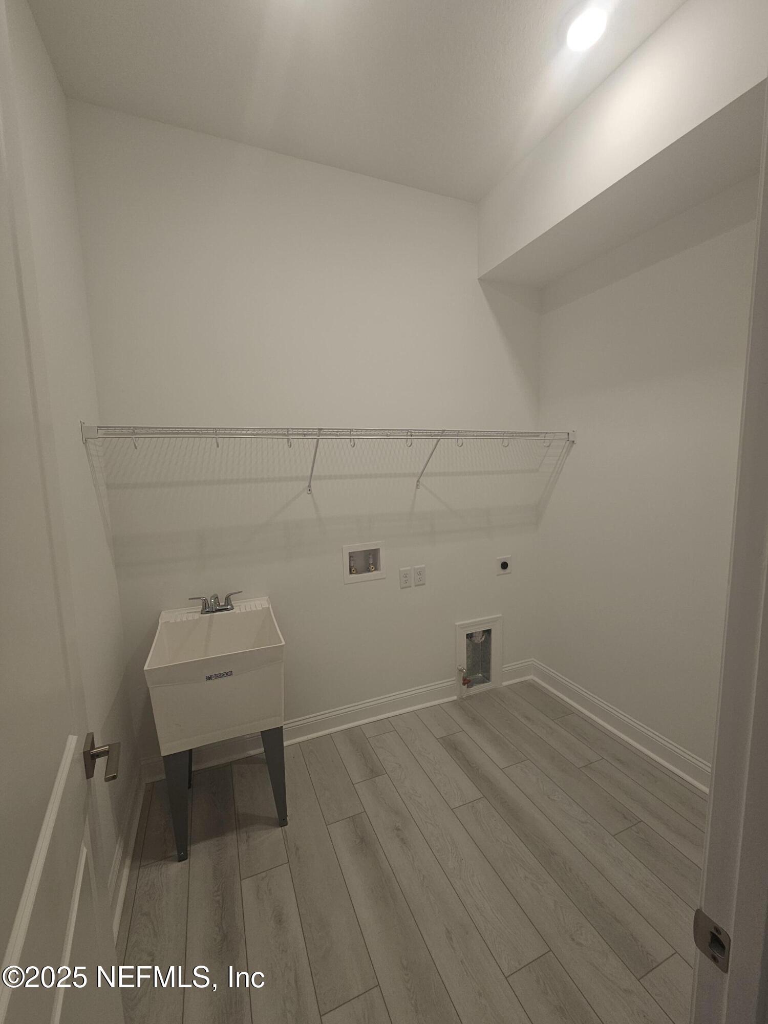 265 Wye Road St. Johns, FL 32259 - Photo 11 of 76 Laundry Room with Tub Sink