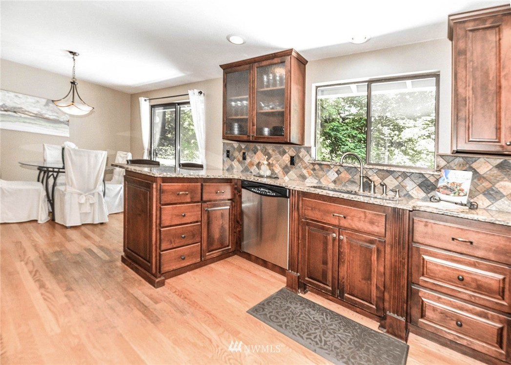 23225 53rd Avenue Southeast Bothell, WA 98021 - Photo 9 of 24