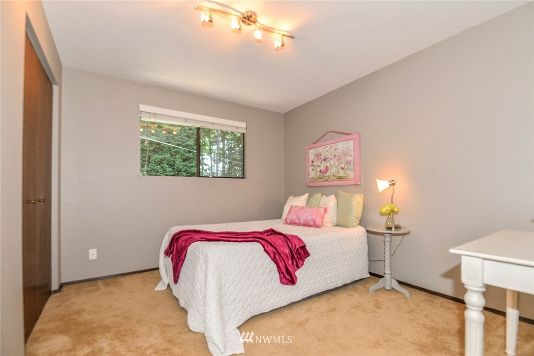 23225 53rd Avenue Southeast Bothell, WA 98021 - Photo 10 of 24