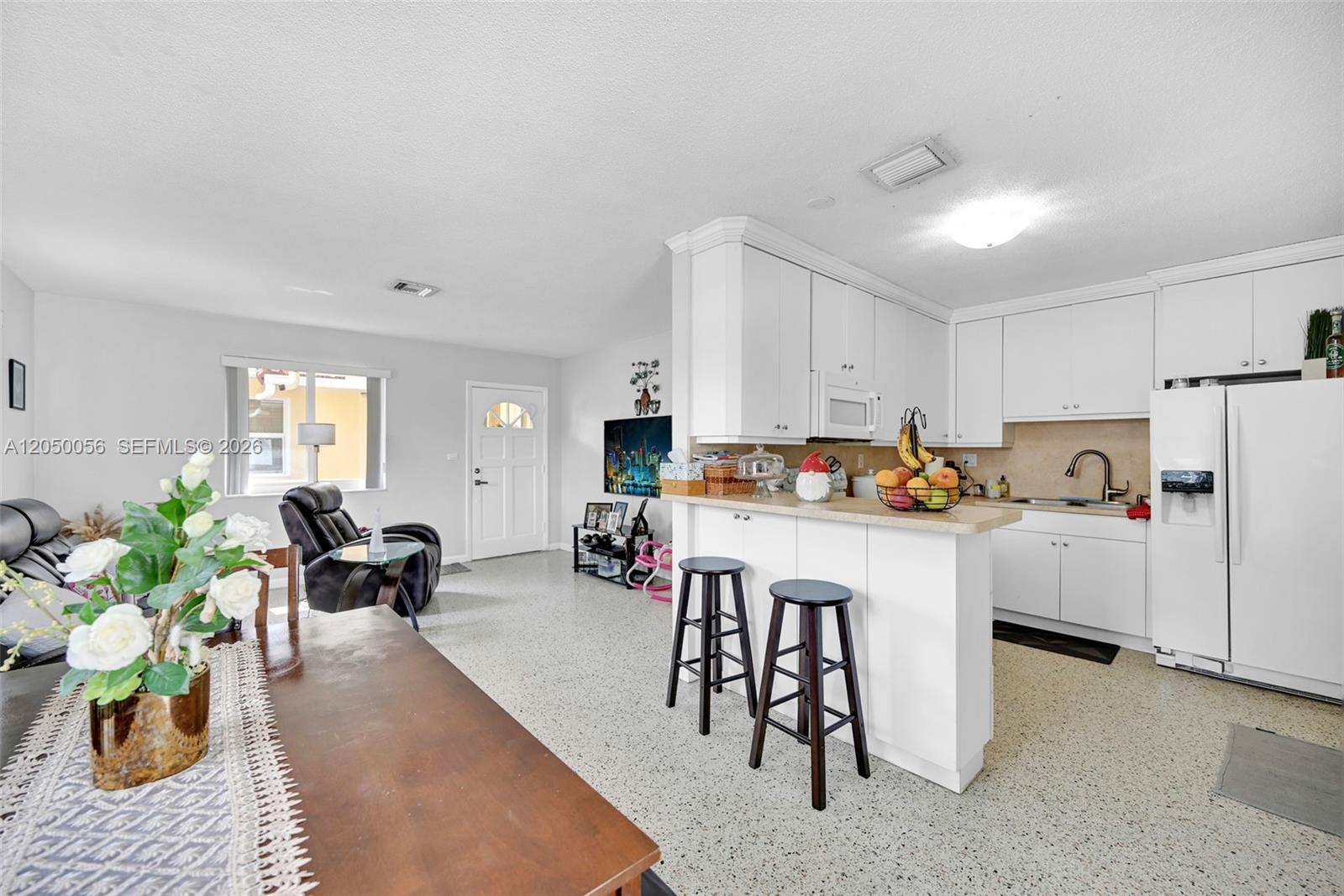 9720 Southwest 37th Terrace Miami, FL 33165 - Photo 12 of 18