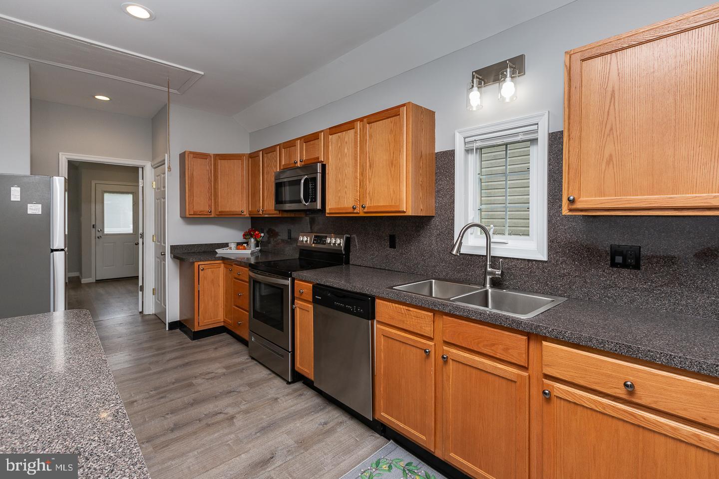 1225 Anderson Street Trainer, PA 19061 - Photo 8 of 30