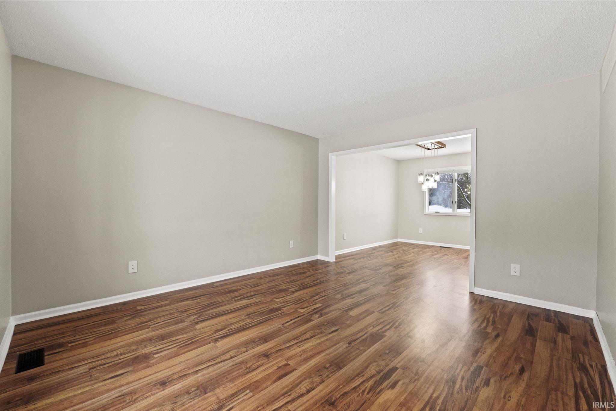 8723 Stand Ridge Run Fort Wayne, IN 46825 - Photo 6 of 33