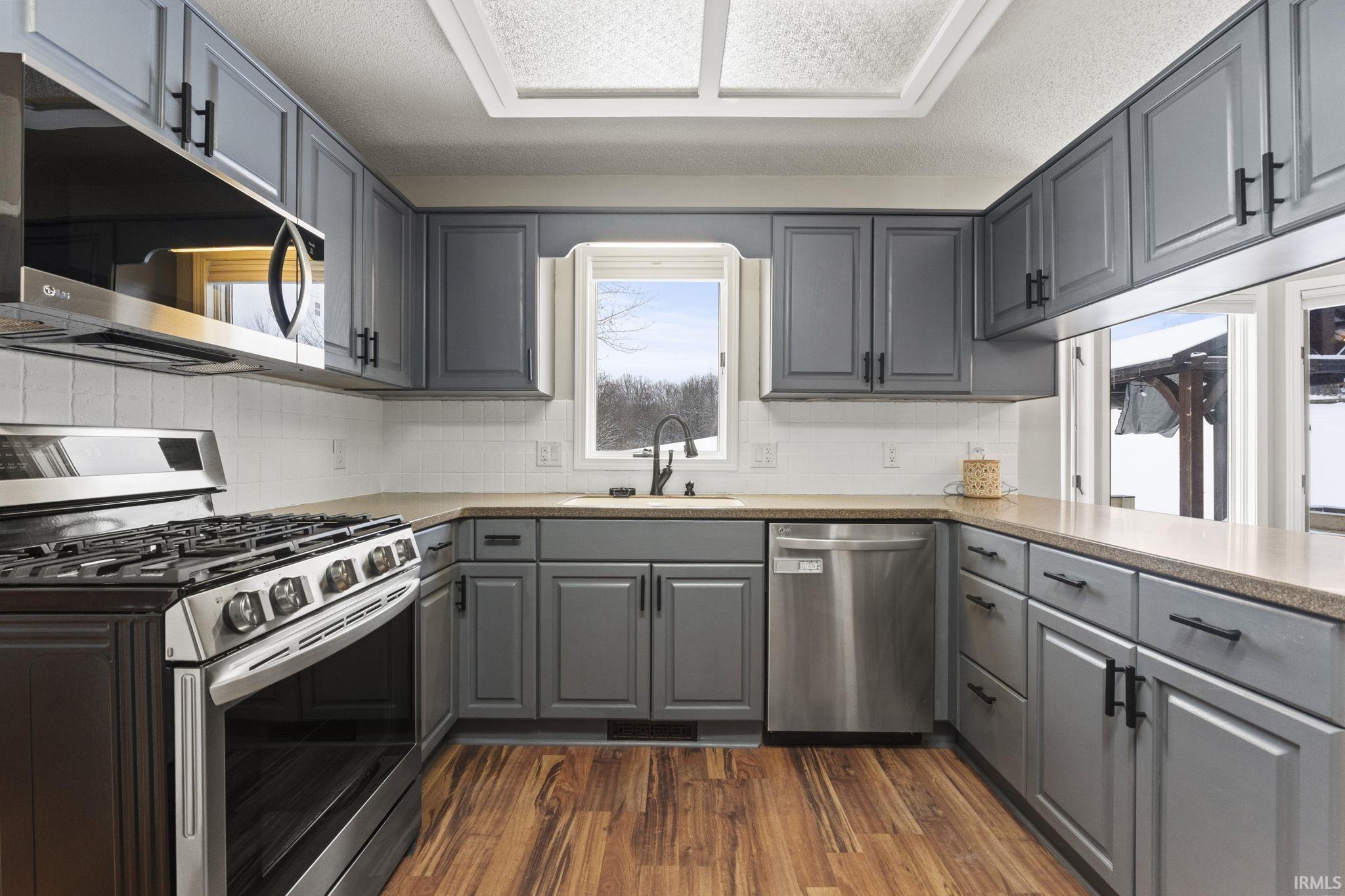 8723 Stand Ridge Run Fort Wayne, IN 46825 - Photo 8 of 33