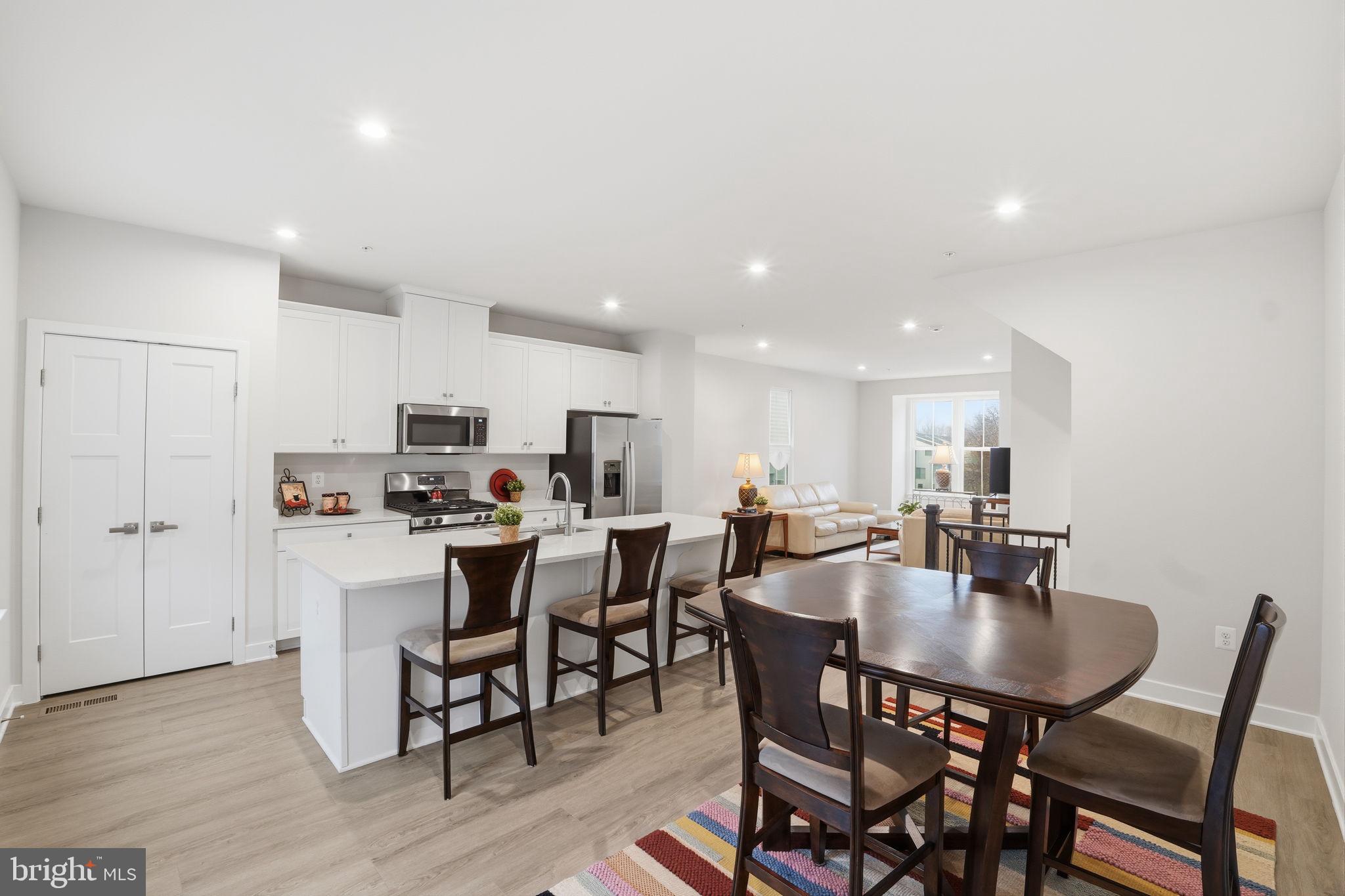 8437 Hamlin Street Lanham, MD 20706 - Photo 7 of 34 Kitchen & dining