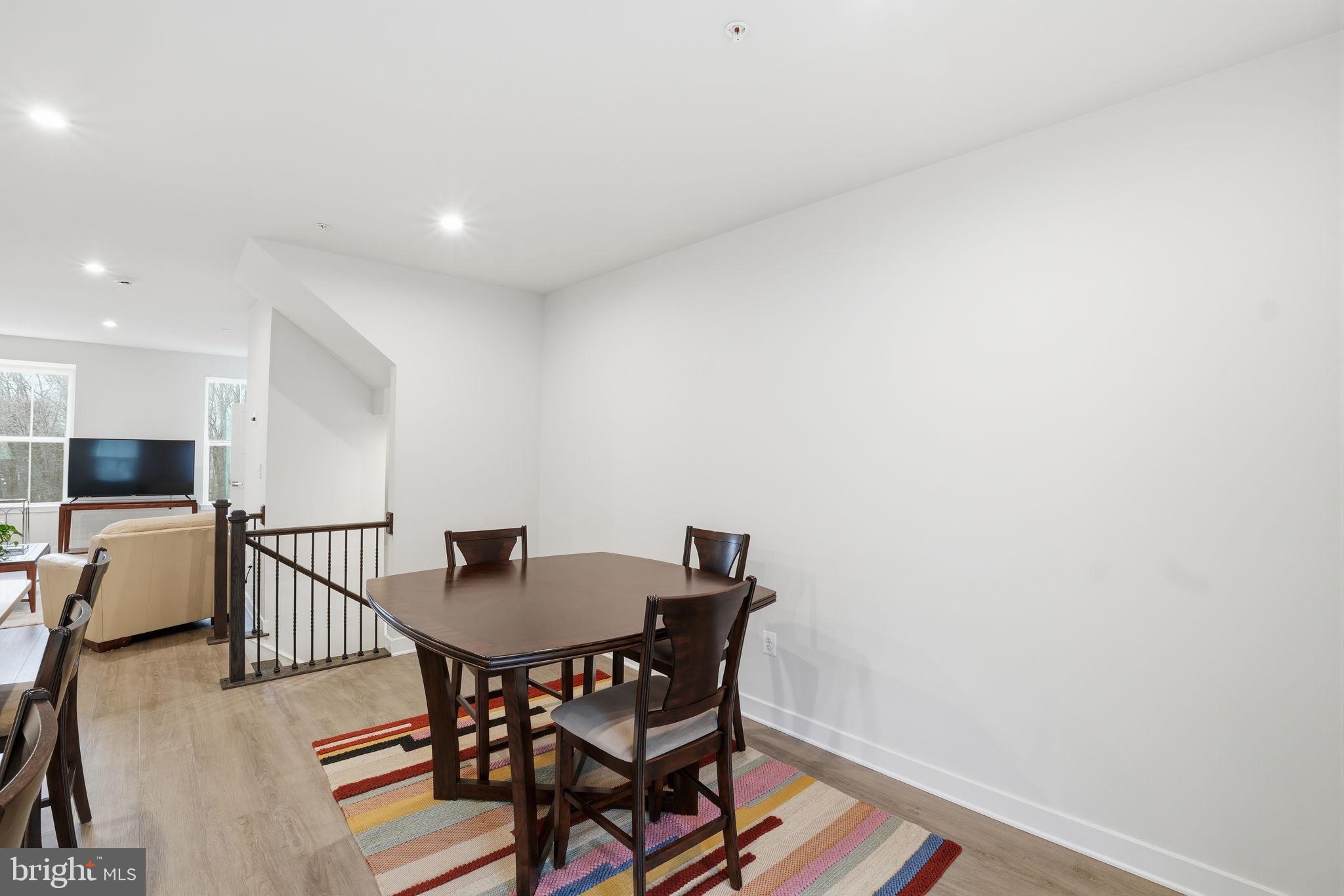8437 Hamlin Street Lanham, MD 20706 - Photo 8 of 34 Dining