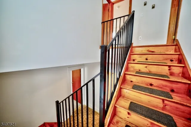 $3,000 | 2 Lambert Street, Pompton Lakes, NJ 07442