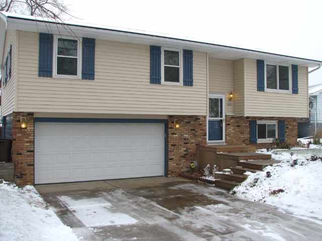 809 Springfield Road East Peoria, IL 61611 - Photo 1 of 9 Gallery Image 1