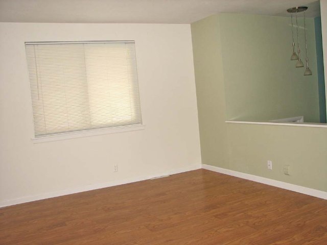 809 Springfield Road East Peoria, IL 61611 - Photo 3 of 9 Gallery Image 3