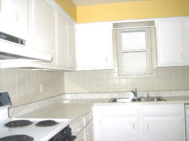 809 Springfield Road East Peoria, IL 61611 - Photo 8 of 9 Gallery Image 8