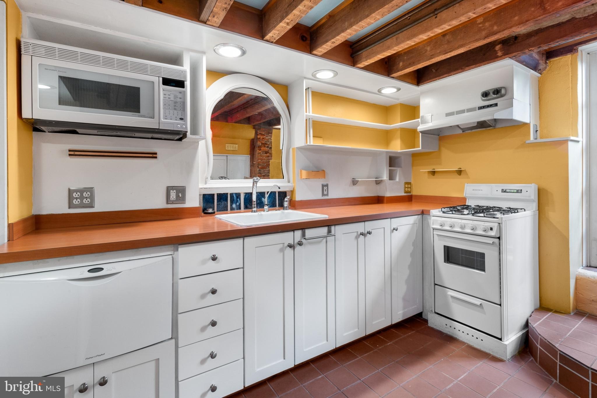 528 Kauffman Street Philadelphia, PA 19147 - Photo 2 of 30