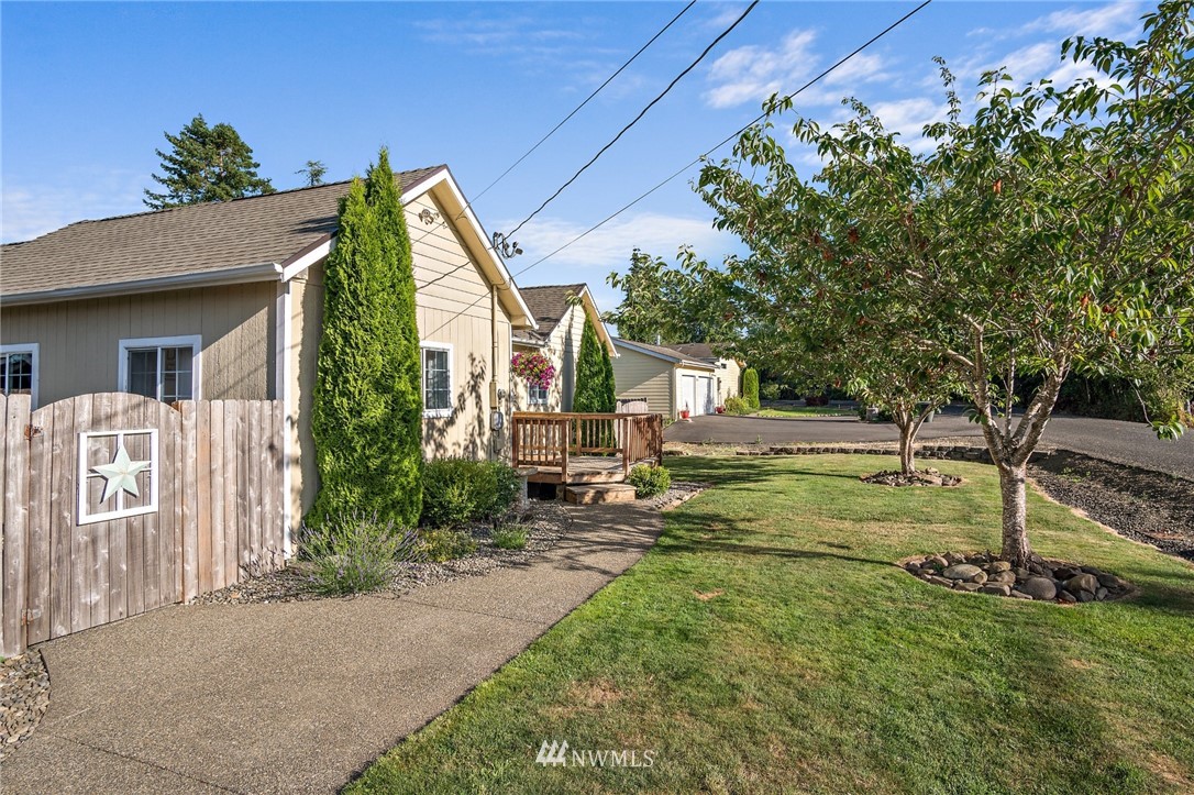 1145 Deal Street Raymond, WA 98577 - Photo 2 of 20 Gallery Image 2