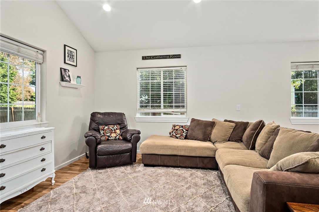 1145 Deal Street Raymond, WA 98577 - Photo 7 of 20 Gallery Image 7
