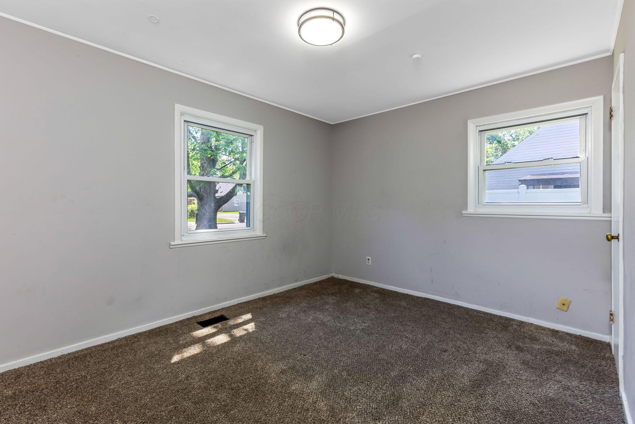 985 Bucknell Road Columbus, OH 43213 - Photo 14 of 34 22-web-or-mls-G02A0780