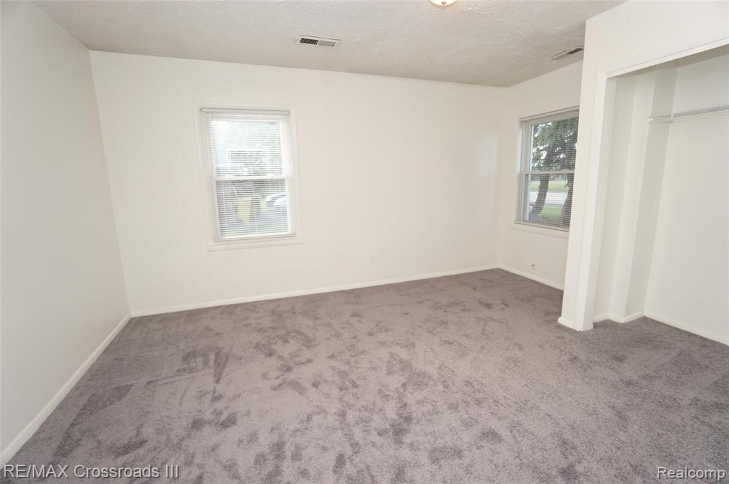 41405 Tyler Road Belleville, MI 48111 - Photo 10 of 19