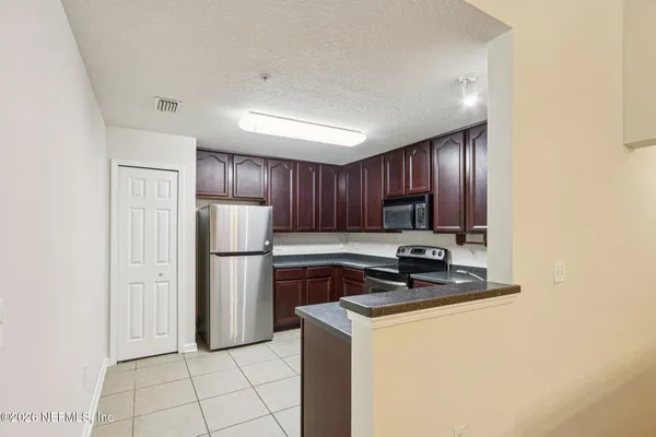 $193,000 | 7062 Snowy Canyon Drive, Unit 112, Jacksonville, FL 32256