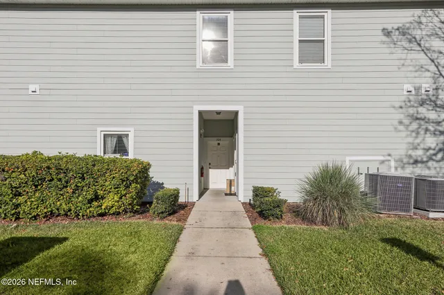 $195,000 | 7062 Snowy Canyon Drive, Unit 112, Jacksonville, FL 32256