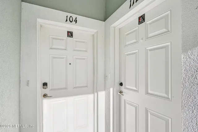 $195,000 | 7062 Snowy Canyon Drive, Unit 112, Jacksonville, FL 32256