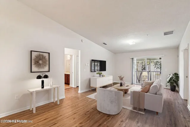 $195,000 | 7062 Snowy Canyon Drive, Unit 112, Jacksonville, FL 32256