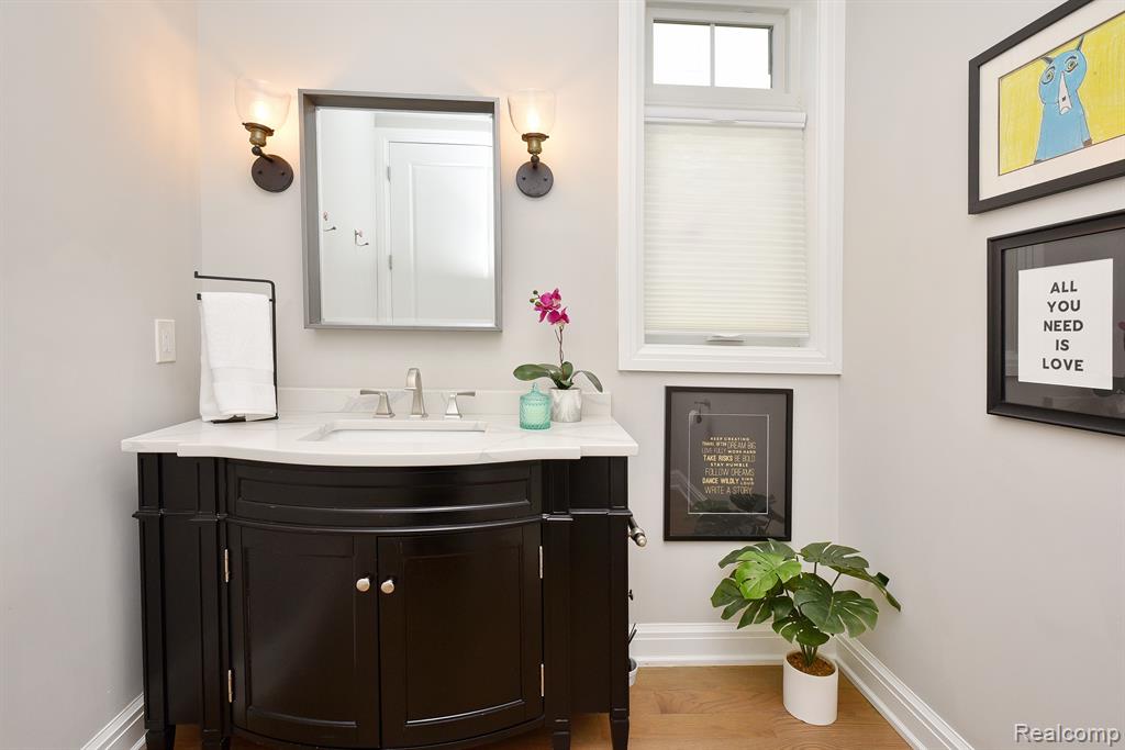 2057 Yorkshire Road Birmingham, MI 48009 - Photo 15 of 47