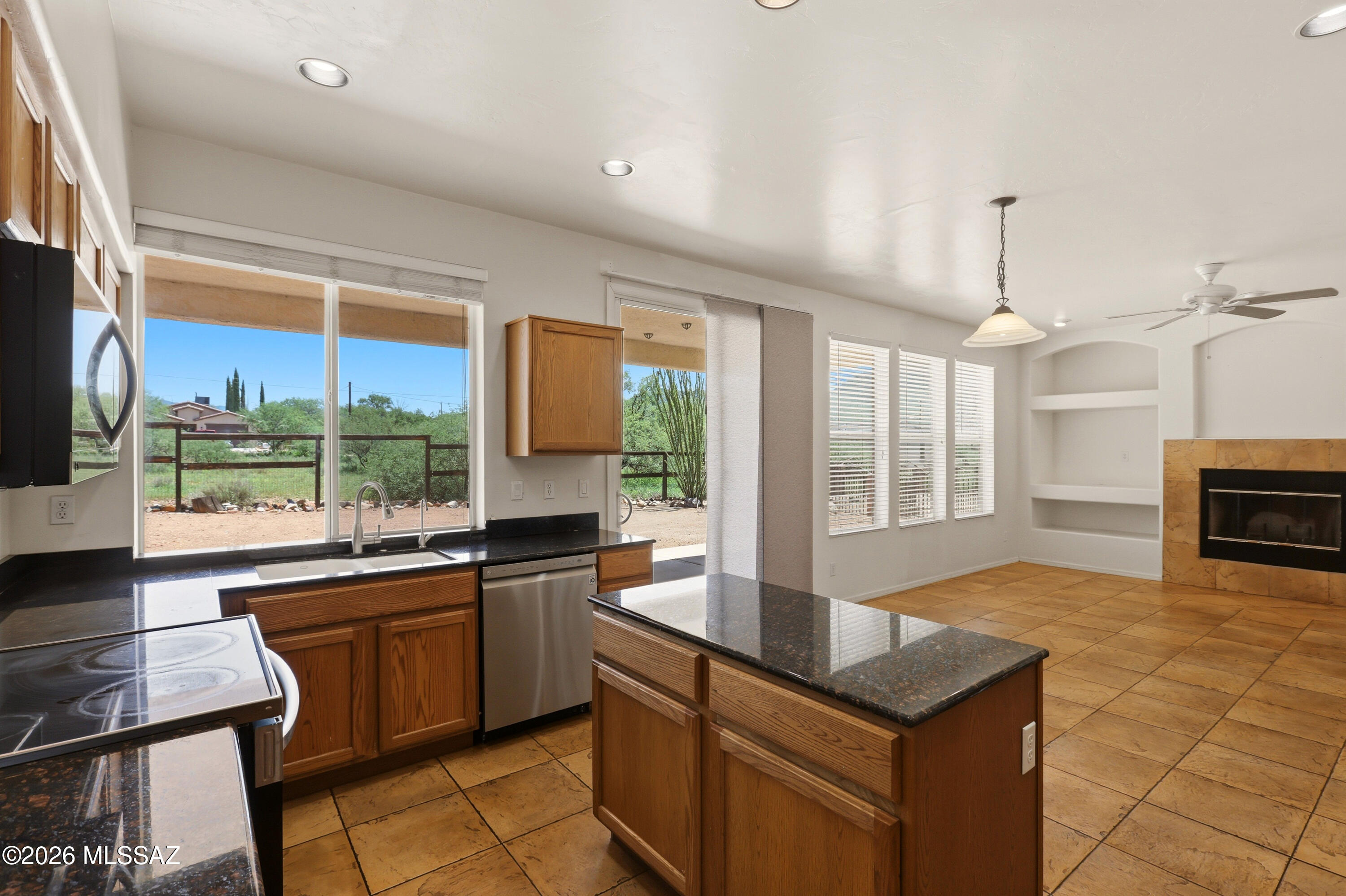 1841 Rosalia Court Rio Rico, AZ 85648 - Photo 8 of 32 11_rosalia_011