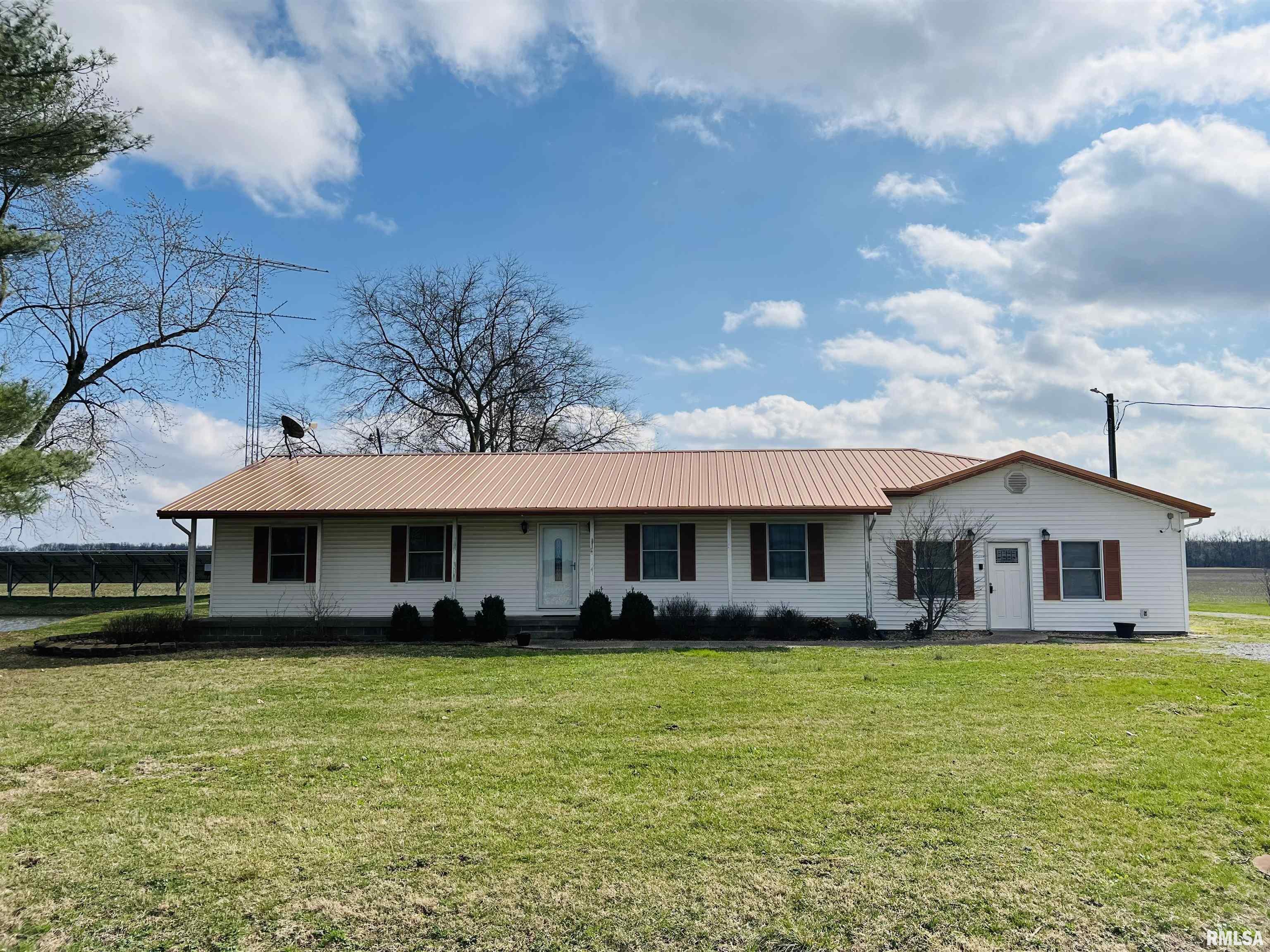 2695 Douglass Road Eldorado, IL 62930 - Photo 1 of 43