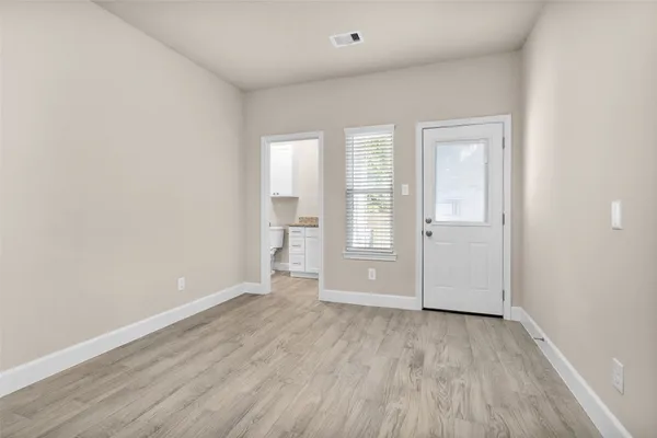 $1,600 | 496 Golden Street, Unit A, Willis, TX 77378