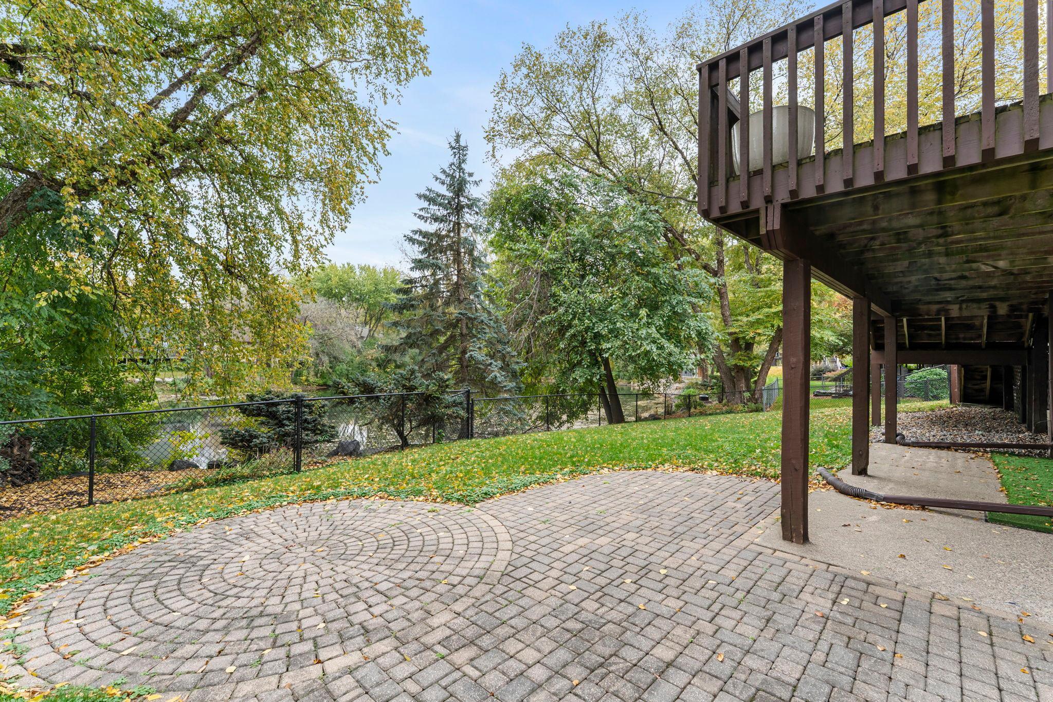 8611 Chalet Road Bloomington, MN 55438 - Photo 29 of 33 Gallery Image 29