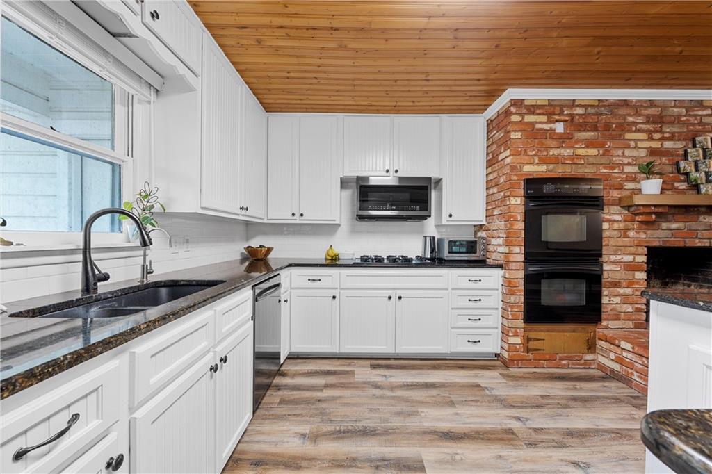 2212 Charboneau Drive Waco, TX 76710 - Photo 7 of 22