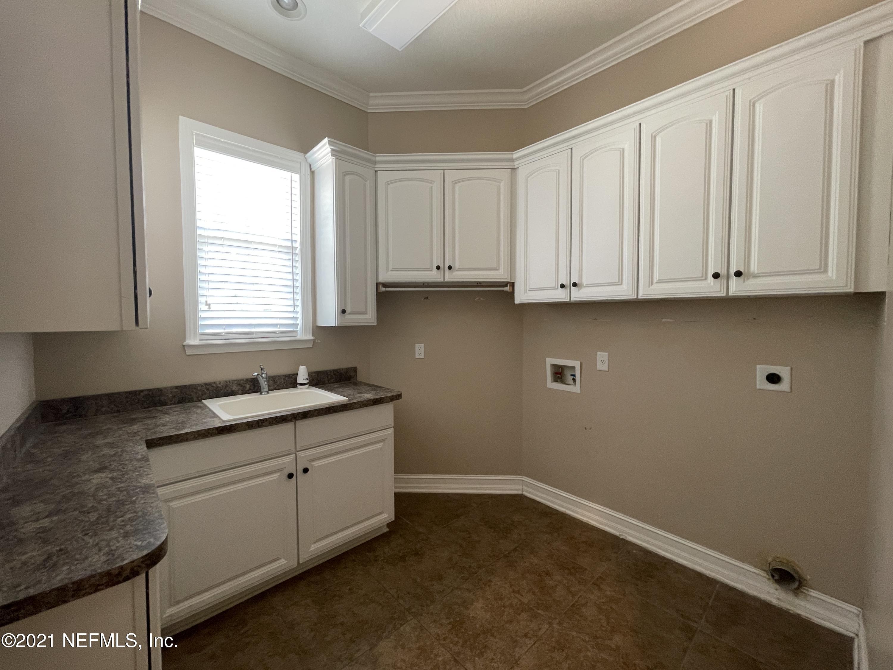 127 Foxcraft Street St. Augustine, FL 32092 - Photo 55 of 77 Laundry room