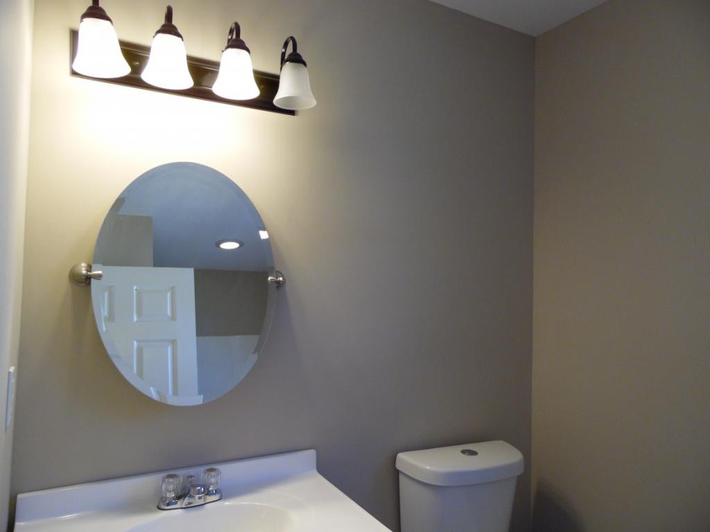 2216 Sherwood Road Kingsport, TN 37664 - Photo 17 of 33 Master Bath