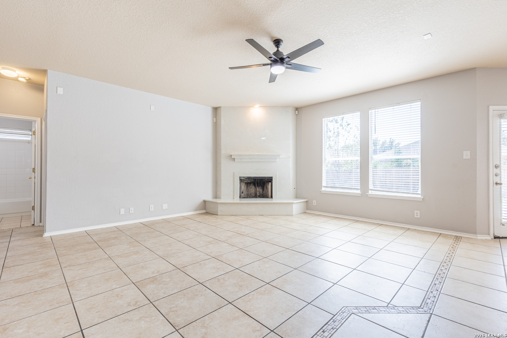 8918 Burnt Path Helotes, TX 78023 - Photo 10 of 46 Gallery Image 10