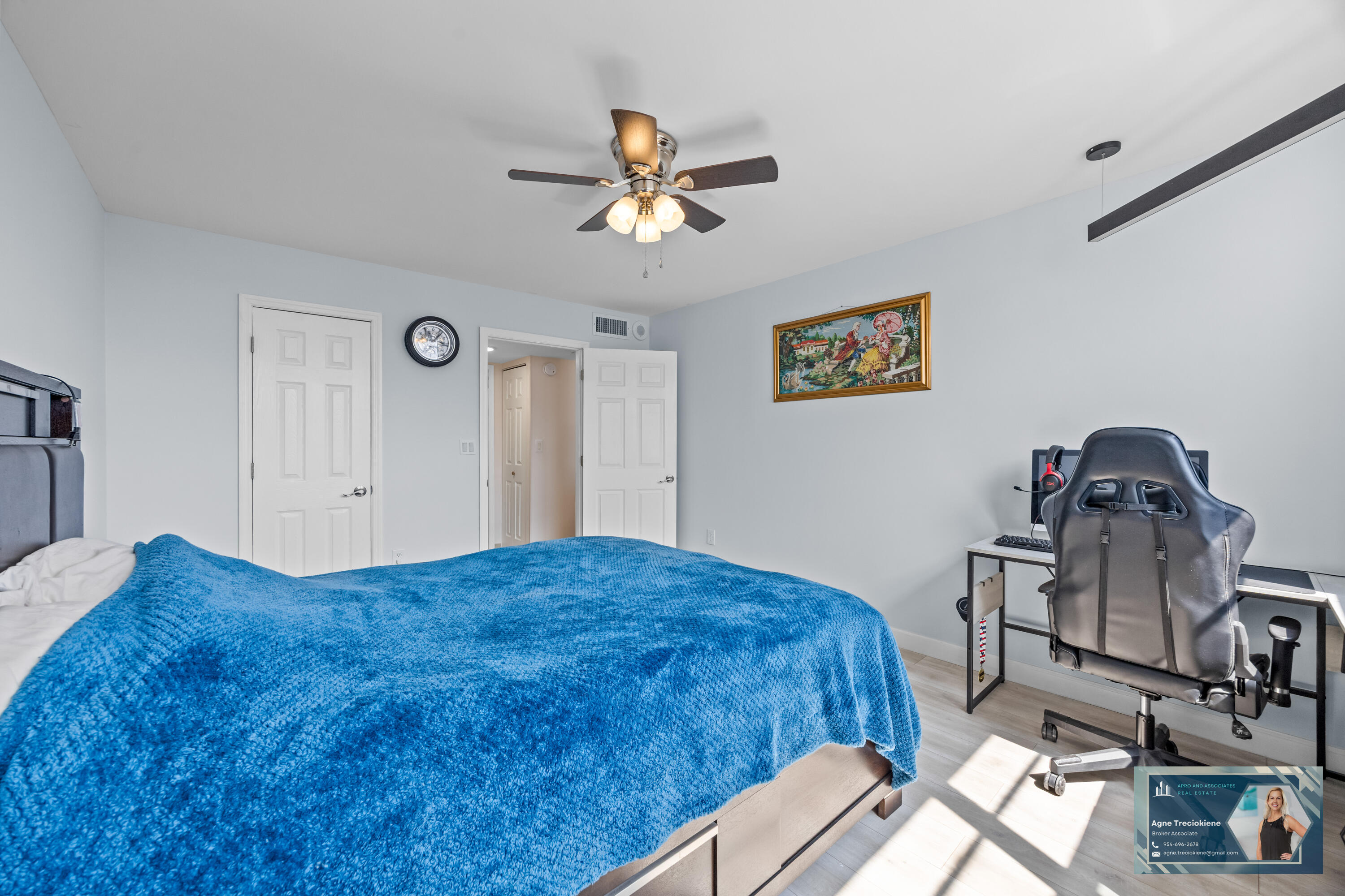 2801 Northeast 183rd Street, Unit 1606W Aventura, FL 33160 - Photo 27 of 53 a bedroom with bed and window