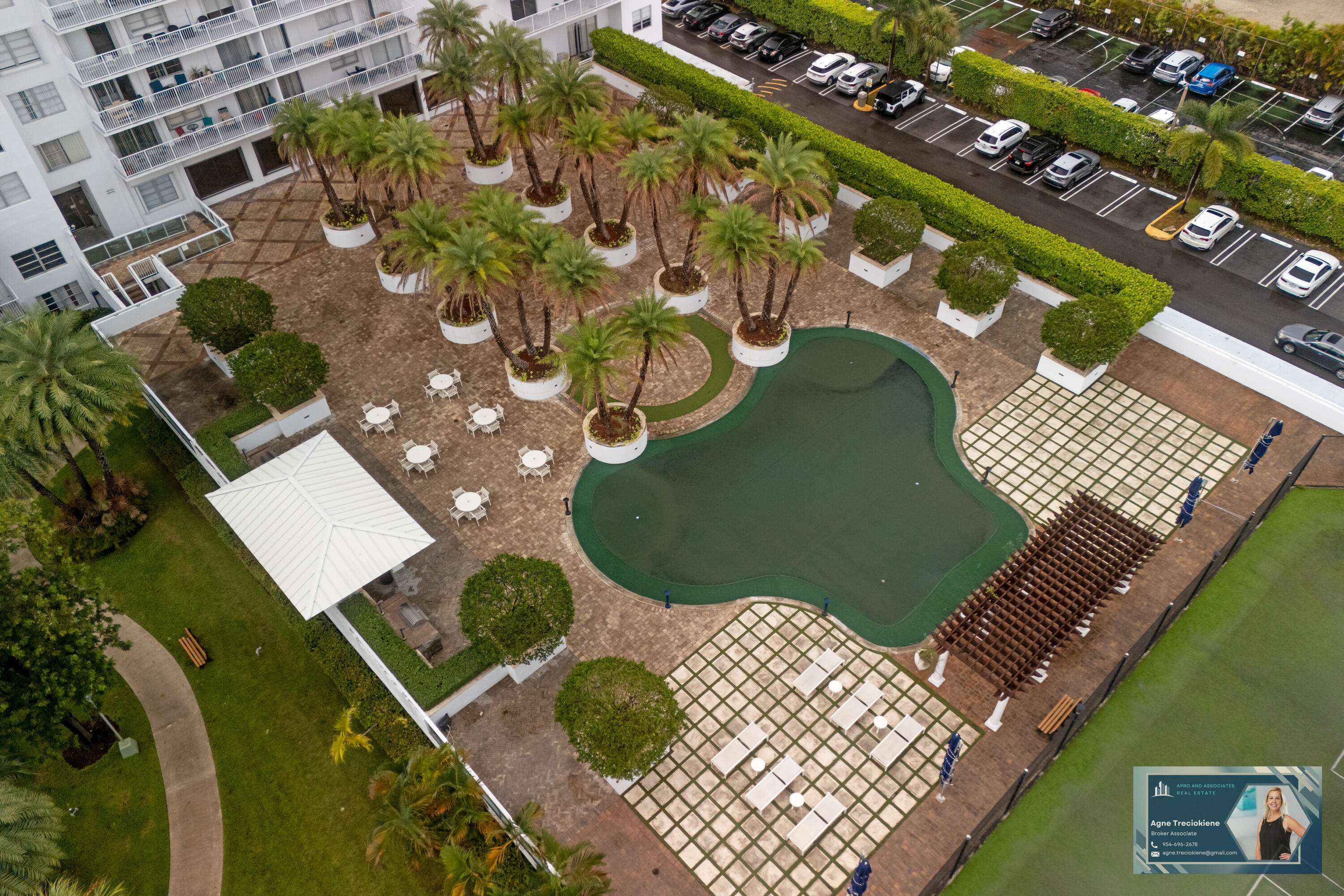 2801 Northeast 183rd Street, Unit 1606W Aventura, FL 33160 - Photo 47 of 53 an aerial view of a house