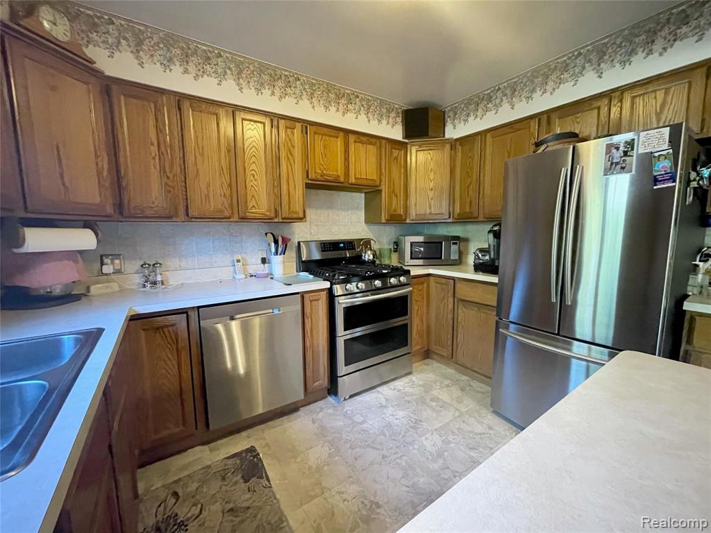 3245 Coolidge Highway Rochester Hills, MI 48309 - Photo 8 of 21