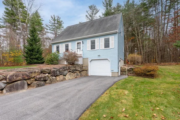 $535,000 | 41 Golden Gate Drive, Hooksett, NH 03106