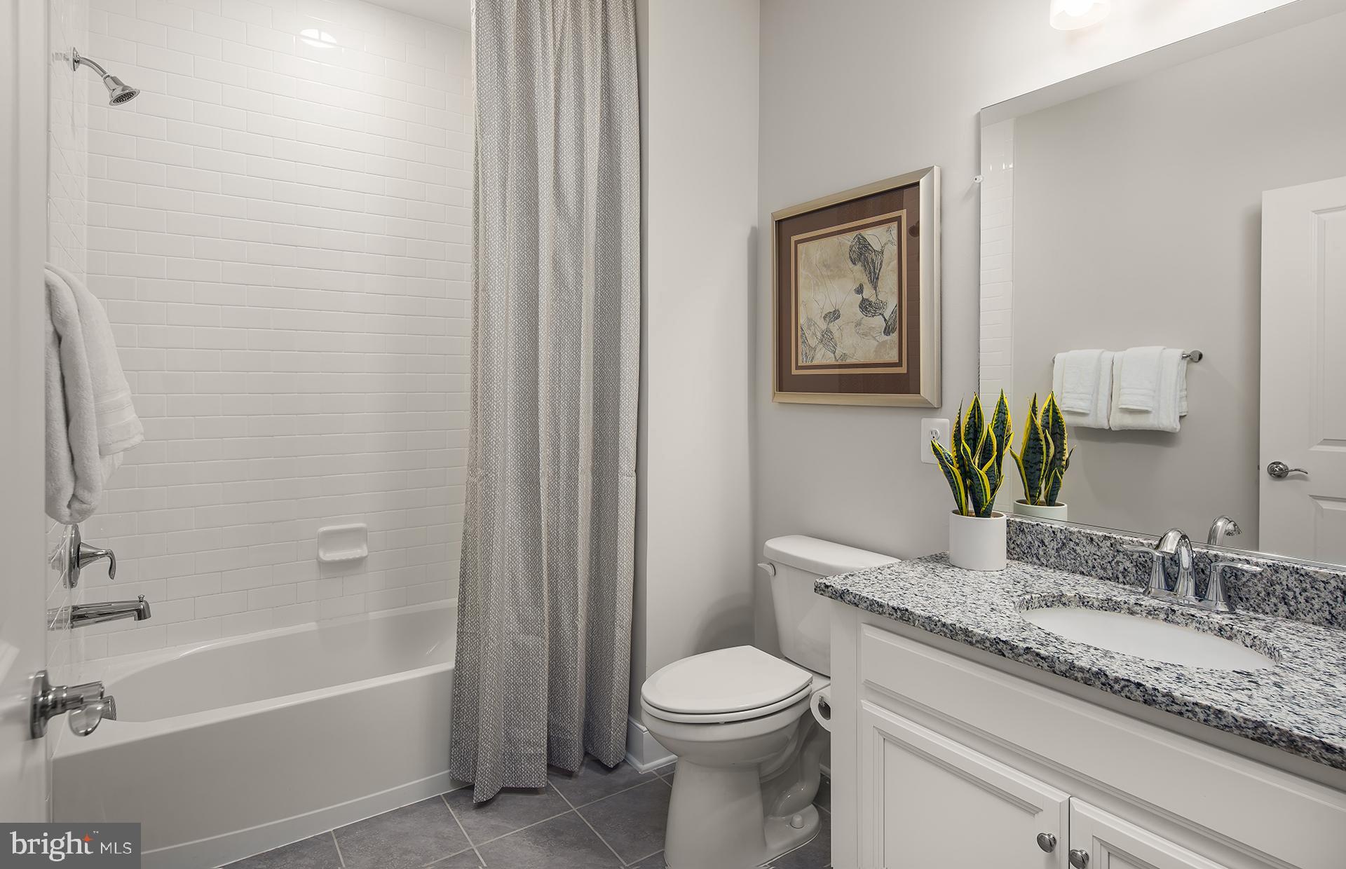 2319 Field Point Road, Unit 40101 Herndon, VA 20171 - Photo 10 of 20 Spacious Hall Bath