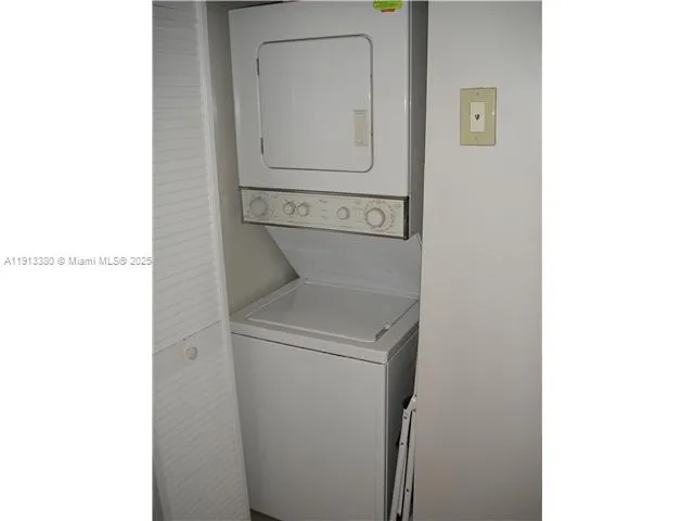 $3,900 | Millionaire's Row, Miami Beach, FL 33140