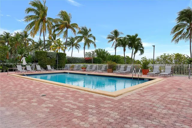 $3,900 | Millionaire's Row, Miami Beach, FL 33140
