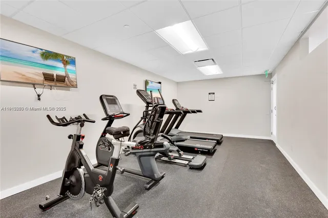 $3,900 | Millionaire's Row, Miami Beach, FL 33140